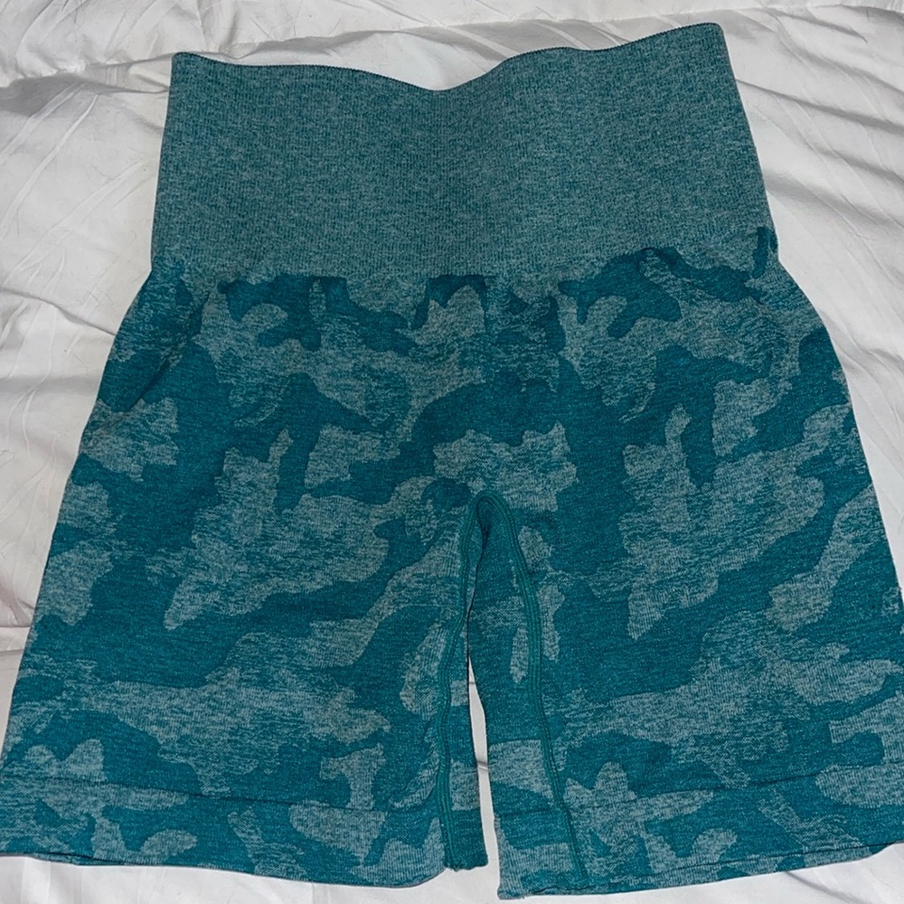 NVGTN teal camo seamless shorts size XS